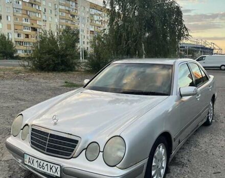 Серый Мерседес Е-Класс, объемом двигателя 2 л и пробегом 400 тыс. км за 3200 $, фото 2 на Automoto.ua