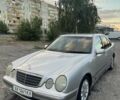 Серый Мерседес Е-Класс, объемом двигателя 2 л и пробегом 400 тыс. км за 3200 $, фото 2 на Automoto.ua