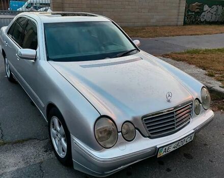 Серый Мерседес Е-Класс, объемом двигателя 2.6 л и пробегом 260 тыс. км за 4400 $, фото 5 на Automoto.ua