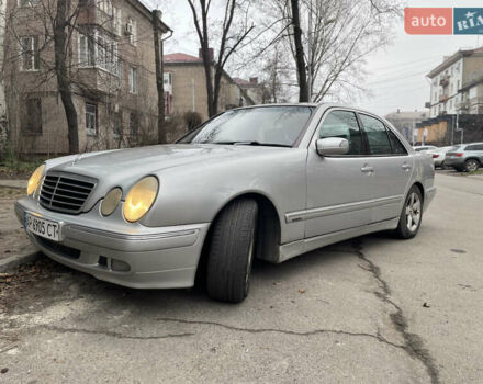 Сірий Мерседес Е-Клас, об'ємом двигуна 2 л та пробігом 400 тис. км за 4500 $, фото 4 на Automoto.ua