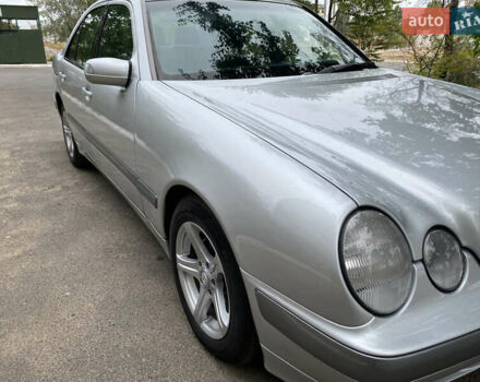 Серый Мерседес Е-Класс, объемом двигателя 2 л и пробегом 208 тыс. км за 6500 $, фото 7 на Automoto.ua