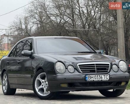 Сірий Мерседес Е-Клас, об'ємом двигуна 2.2 л та пробігом 340 тис. км за 3850 $, фото 21 на Automoto.ua