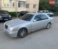 Сірий Мерседес Е-Клас, об'ємом двигуна 2 л та пробігом 435 тис. км за 3100 $, фото 1 на Automoto.ua