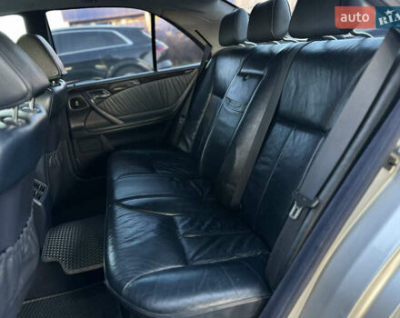 Серый Мерседес Е-Класс, объемом двигателя 2.7 л и пробегом 445 тыс. км за 4550 $, фото 64 на Automoto.ua