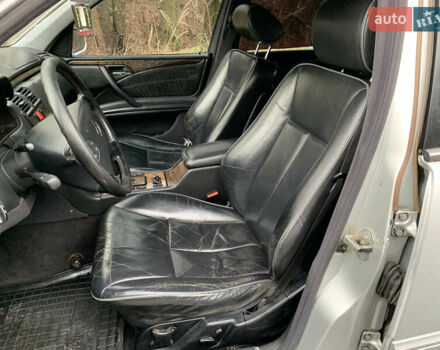 Серый Мерседес Е-Класс, объемом двигателя 2.4 л и пробегом 499 тыс. км за 2500 $, фото 6 на Automoto.ua