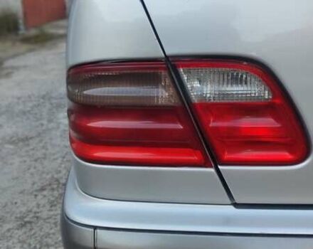 Сірий Мерседес Е-Клас, об'ємом двигуна 2 л та пробігом 389 тис. км за 4000 $, фото 8 на Automoto.ua