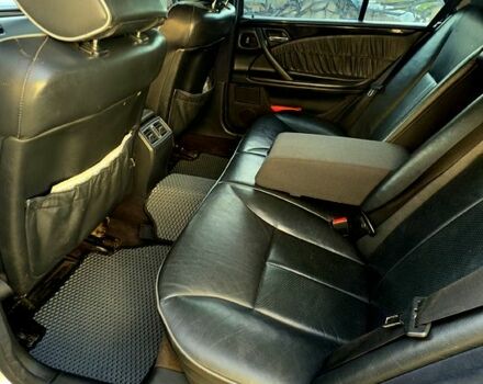 Серый Мерседес Е-Класс, объемом двигателя 2.4 л и пробегом 178 тыс. км за 3500 $, фото 5 на Automoto.ua