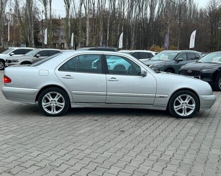 Серый Мерседес Е-Класс, объемом двигателя 3.2 л и пробегом 470 тыс. км за 5100 $, фото 7 на Automoto.ua