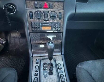 Серый Мерседес Е-Класс, объемом двигателя 2.4 л и пробегом 257 тыс. км за 4100 $, фото 2 на Automoto.ua