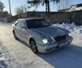 Серый Мерседес Е-Класс, объемом двигателя 2 л и пробегом 400 тыс. км за 3350 $, фото 1 на Automoto.ua