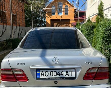 Серый Мерседес Е-Класс, объемом двигателя 2.2 л и пробегом 383 тыс. км за 3800 $, фото 4 на Automoto.ua