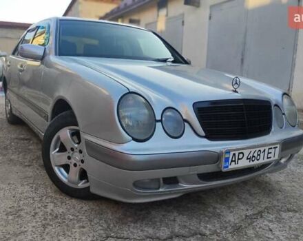 Сірий Мерседес Е-Клас, об'ємом двигуна 2 л та пробігом 389 тис. км за 4000 $, фото 2 на Automoto.ua
