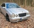 Сірий Мерседес Е-Клас, об'ємом двигуна 2.2 л та пробігом 320 тис. км за 4150 $, фото 1 на Automoto.ua