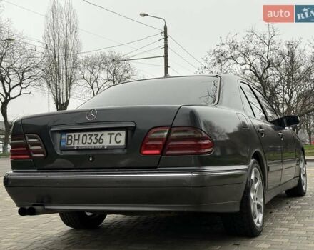 Сірий Мерседес Е-Клас, об'ємом двигуна 2.2 л та пробігом 340 тис. км за 3850 $, фото 11 на Automoto.ua