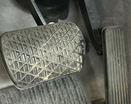 Сірий Мерседес Е-Клас, об'ємом двигуна 2 л та пробігом 88 тис. км за 9600 $, фото 24 на Automoto.ua