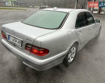 Серый Мерседес Е-Класс, объемом двигателя 3.2 л и пробегом 270 тыс. км за 3200 $, фото 3 на Automoto.ua