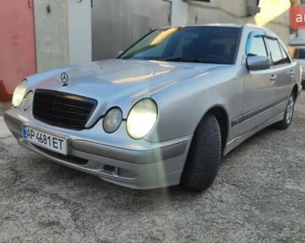 Сірий Мерседес Е-Клас, об'ємом двигуна 2 л та пробігом 389 тис. км за 4000 $, фото 1 на Automoto.ua
