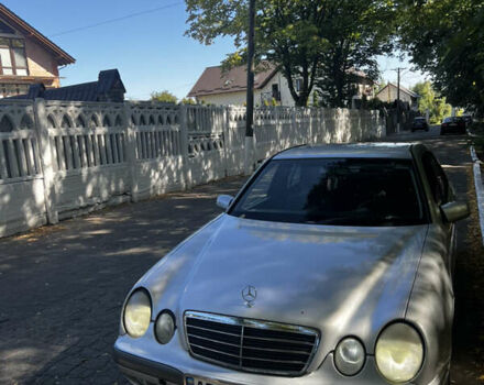 Сірий Мерседес Е-Клас, об'ємом двигуна 2.2 л та пробігом 304 тис. км за 4500 $, фото 4 на Automoto.ua