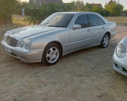 Серый Мерседес Е-Класс, объемом двигателя 2 л и пробегом 300 тыс. км за 3500 $, фото 2 на Automoto.ua