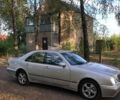 Сірий Мерседес Е-Клас, об'ємом двигуна 2 л та пробігом 411 тис. км за 2600 $, фото 2 на Automoto.ua