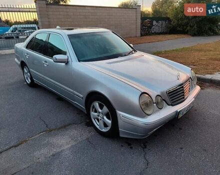 Серый Мерседес Е-Класс, объемом двигателя 2.6 л и пробегом 260 тыс. км за 4400 $, фото 8 на Automoto.ua