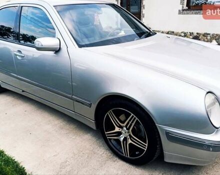 Серый Мерседес Е-Класс, объемом двигателя 2.8 л и пробегом 385 тыс. км за 4000 $, фото 2 на Automoto.ua