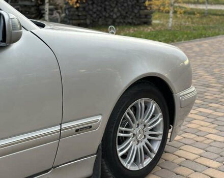 Мерседес Е-Клас 2000 у Сторожинце на Automoto.ua Сірий Мерседес Е-Клас, об'ємом двигуна 2.7 л та пробігом 346 тис. км за 5200 $, фото 7 на Automoto.ua