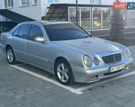 Серый Мерседес Е-Класс, объемом двигателя 3.2 л и пробегом 265 тыс. км за 3700 $, фото 5 на Automoto.ua
