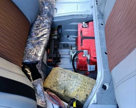 Серый Мерседес Е-Класс, объемом двигателя 2 л и пробегом 298 тыс. км за 5200 $, фото 8 на Automoto.ua