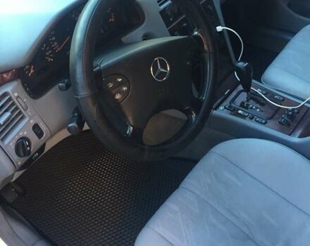 Серый Мерседес Е-Класс, объемом двигателя 2.2 л и пробегом 479 тыс. км за 4500 $, фото 10 на Automoto.ua