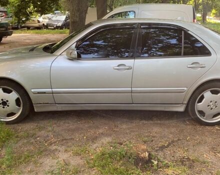 Сірий Мерседес Е-Клас, об'ємом двигуна 4.3 л та пробігом 380 тис. км за 4500 $, фото 4 на Automoto.ua