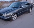 Серый Мерседес Е-Класс, объемом двигателя 2.2 л и пробегом 500 тыс. км за 2800 $, фото 3 на Automoto.ua