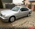 Сірий Мерседес Е-Клас, об'ємом двигуна 2 л та пробігом 400 тис. км за 2950 $, фото 1 на Automoto.ua