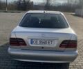 Серый Мерседес Е-Класс, объемом двигателя 2.2 л и пробегом 410 тыс. км за 3900 $, фото 4 на Automoto.ua