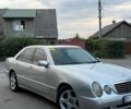 Сірий Мерседес Е-Клас, об'ємом двигуна 2 л та пробігом 359 тис. км за 3699 $, фото 1 на Automoto.ua