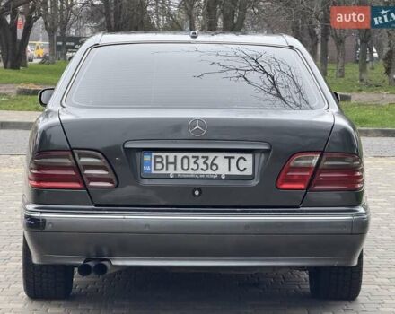 Сірий Мерседес Е-Клас, об'ємом двигуна 2.2 л та пробігом 340 тис. км за 3850 $, фото 7 на Automoto.ua