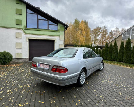 Сірий Мерседес Е-Клас, об'ємом двигуна 2 л та пробігом 88 тис. км за 9600 $, фото 7 на Automoto.ua