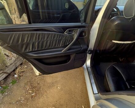 Серый Мерседес Е-Класс, объемом двигателя 2.4 л и пробегом 178 тыс. км за 3500 $, фото 6 на Automoto.ua