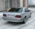 Серый Мерседес Е-Класс, объемом двигателя 2.2 л и пробегом 400 тыс. км за 3700 $, фото 6 на Automoto.ua