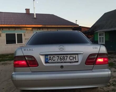 Серый Мерседес Е-Класс, объемом двигателя 3.2 л и пробегом 350 тыс. км за 2700 $, фото 1 на Automoto.ua