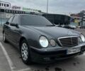 Сірий Мерседес Е-Клас, об'ємом двигуна 2 л та пробігом 350 тис. км за 5200 $, фото 1 на Automoto.ua