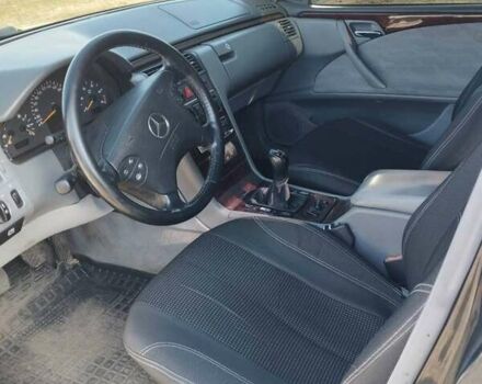 Серый Мерседес Е-Класс, объемом двигателя 2.1 л и пробегом 300 тыс. км за 6000 $, фото 9 на Automoto.ua