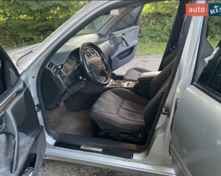 Серый Мерседес Е-Класс, объемом двигателя 2.2 л и пробегом 407 тыс. км за 4750 $, фото 24 на Automoto.ua