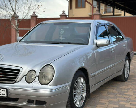 Мерседес Е-Клас 2000 у Сторожинце на Automoto.ua Сірий Мерседес Е-Клас, об'ємом двигуна 2.7 л та пробігом 346 тис. км за 5200 $, фото 15 на Automoto.ua