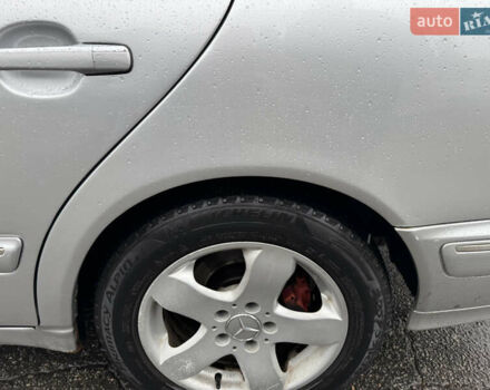 Серый Мерседес Е-Класс, объемом двигателя 2.4 л и пробегом 530 тыс. км за 3500 $, фото 13 на Automoto.ua