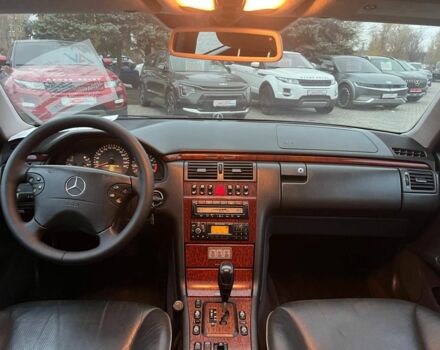 Серый Мерседес Е-Класс, объемом двигателя 3.2 л и пробегом 470 тыс. км за 5100 $, фото 9 на Automoto.ua