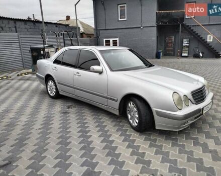 Серый Мерседес Е-Класс, объемом двигателя 2 л и пробегом 530 тыс. км за 3500 $, фото 2 на Automoto.ua