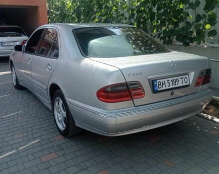 Серый Мерседес Е-Класс, объемом двигателя 2 л и пробегом 300 тыс. км за 3500 $, фото 4 на Automoto.ua