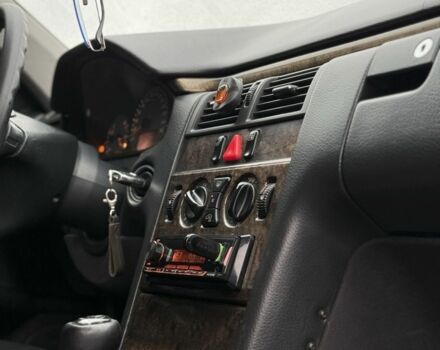 Сірий Мерседес Е-Клас, об'ємом двигуна 2.7 л та пробігом 510 тис. км за 4299 $, фото 18 на Automoto.ua