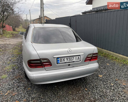 Серый Мерседес Е-Класс, объемом двигателя 2.15 л и пробегом 340 тыс. км за 3400 $, фото 11 на Automoto.ua